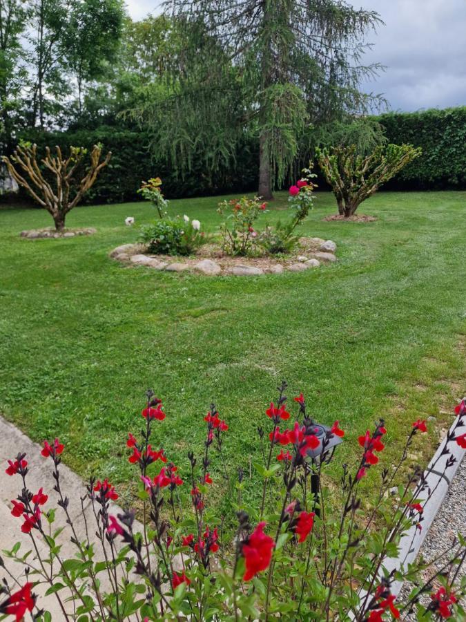 Gite L'Enclos O Rendez-Vous Roquefeuil-Pays De Sault- Avec Jardin Exterior photo
